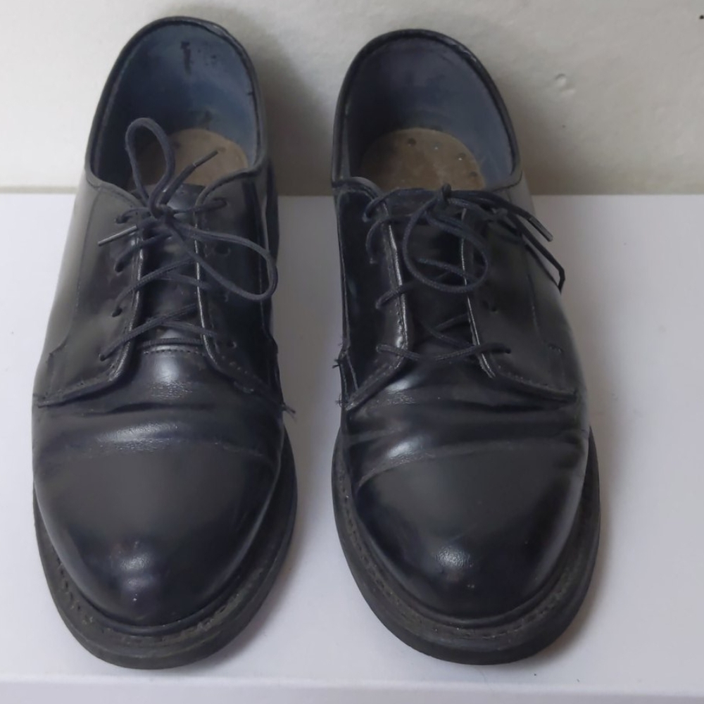 Vibram black loafer dress shoes